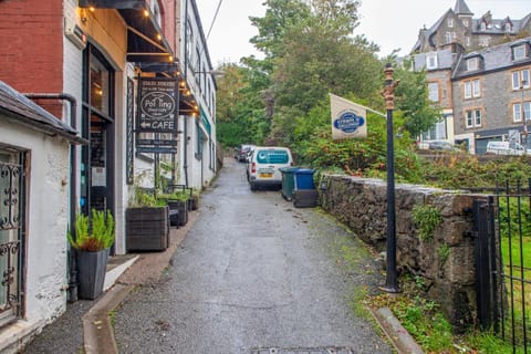 Premium 2 Bed Apt 1st floor sleeps 4 adults in Oban town Apartment in Oban