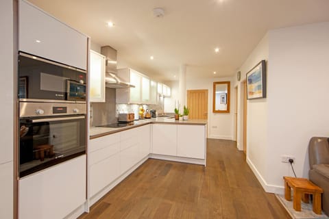 Premium 2 Bed Apt 1st floor sleeps 4 adults in Oban town Apartment in Oban