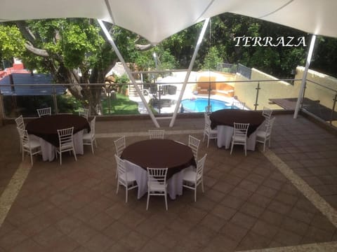 Restaurant/places to eat, Balcony/Terrace, Banquet/Function facilities