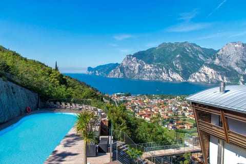 Mountain view, Pool view