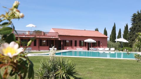 Property building, Garden, Swimming pool