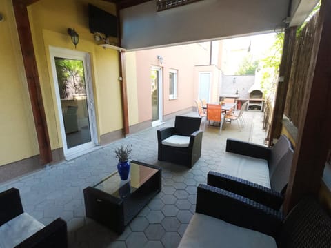 Patio, BBQ facilities, Garden, TV and multimedia, Balcony/Terrace, Seating area, Dining area