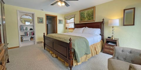 Hawk Valley Retreat & Cottages Bed and Breakfast in Iowa