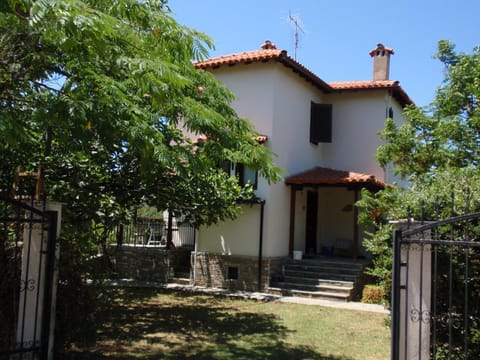 Facade/entrance, Garden