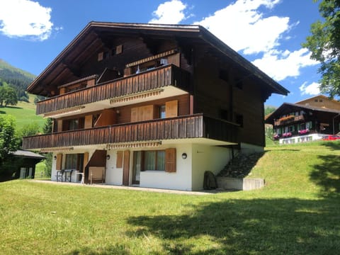 Apartment Chalet Sunneblick by Interhome Apartamento in Grindelwald