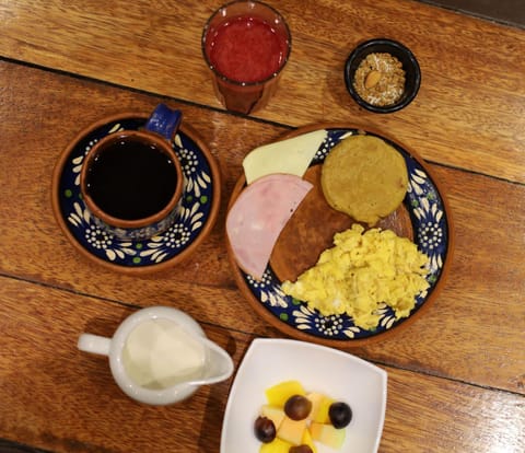 Restaurant/places to eat, Breakfast, American breakfast