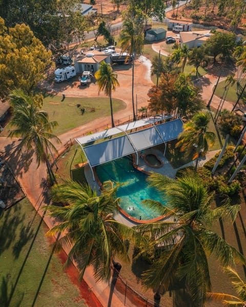 Bird's eye view, Area and facilities, Swimming pool