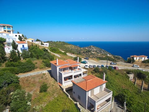 Property building, Sea view, Location