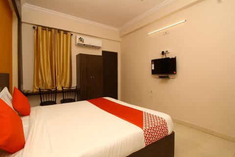 Super OYO Nav Bharath Residency Near Koti Center Hotel in Hyderabad