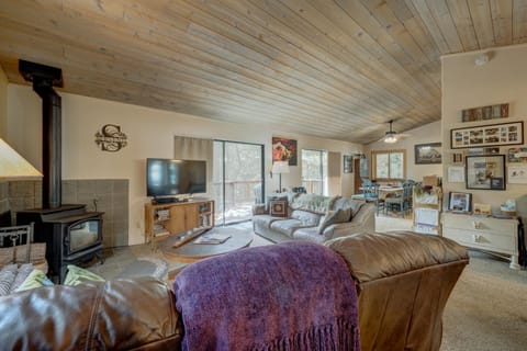 Serventi Tahoe Donner Cabin House in Truckee