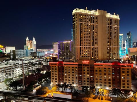 Luxury Studio MGM Signature, Great Location, Lazy River, No Resort Fees Apartment in Las Vegas Strip