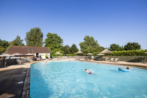 Day, Swimming pool, sunbed