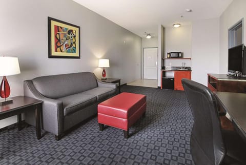 La Quinta Inn & Suites by Wyndham South Dallas - Hutchins Hotel in Dallas