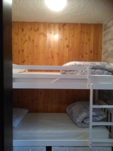 Photo of the whole room, bunk bed