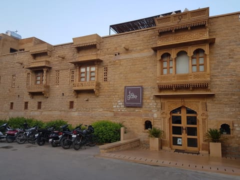 1st Gate Home- Fusion Hotel in Sindh