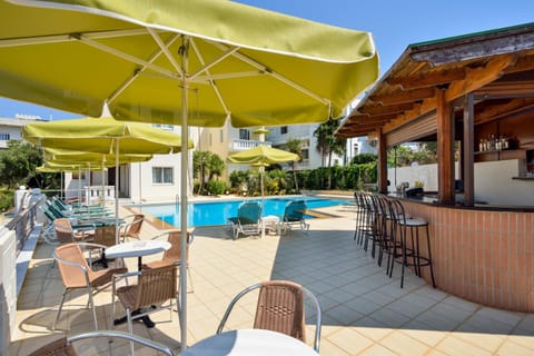 Patio, Lounge or bar, Swimming pool, Swimming pool