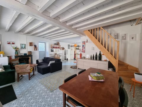 Living room, Dining area