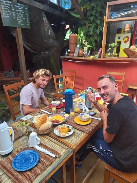 Guests, Breakfast