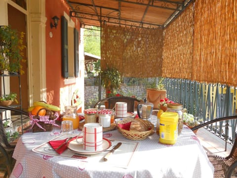 B&B Rossociliegia Bed and Breakfast in Liguria