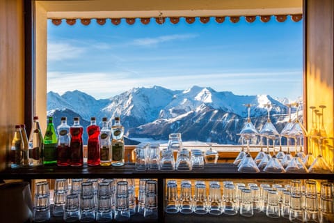 Winter, Lounge or bar, Mountain view, Alcoholic drinks