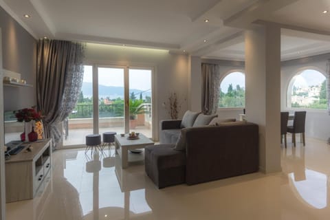 TV and multimedia, Balcony/Terrace, Living room, Dining area