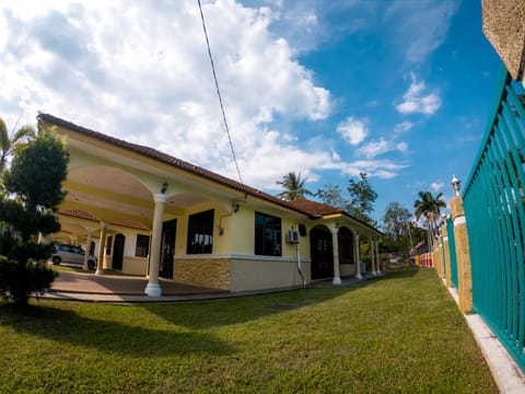 Desa Tunjung Homestay Chambre d’hôte in Kedah