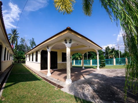 Desa Tunjung Homestay Alojamiento y desayuno in Kedah