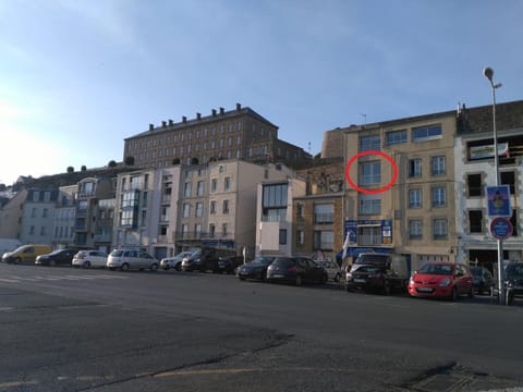 Facade/entrance, Sea view