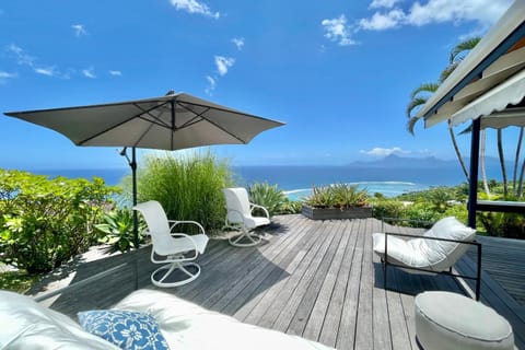 Villa Tiare amazing view - private pool - 4 bedrooms- up to 7 pers Chalet in Tahiti