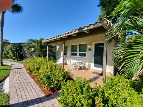 Beach Resort Villa - beautiful updated Haus in Hillsboro Beach