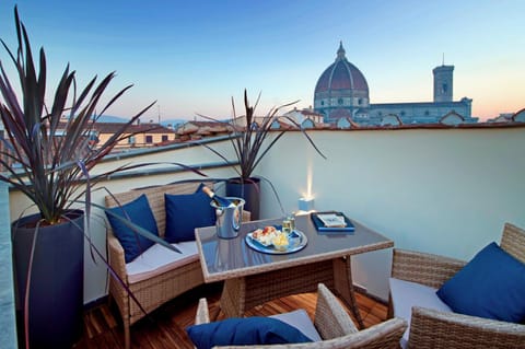 Balcony/Terrace, Landmark view