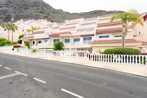 Hermosas Vistas al mar y los acantilados by Edén Rentals Apartamento in Acantilados de Los Gigantes