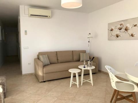 Los Fernandos, 1st line Beachfront Poniente, 2 bedroom apartment Ocean Terrace Eigentumswohnung in Benidorm