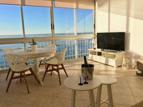 Los Fernandos, 1st line Beachfront Poniente, 2 bedroom apartment Ocean Terrace Condo in Benidorm