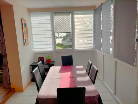 Au calme, les pieds dans l'eau, 106 Route de la Pointe de Ruault 56370 SARZEAU Apartment in Brittany