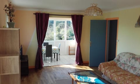 Au calme, les pieds dans l'eau, 106 Route de la Pointe de Ruault 56370 SARZEAU Apartment in Brittany