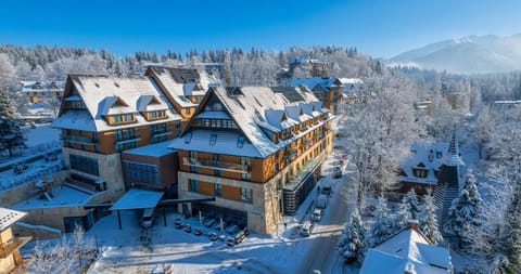 Property building, Winter, Mountain view, Seasons