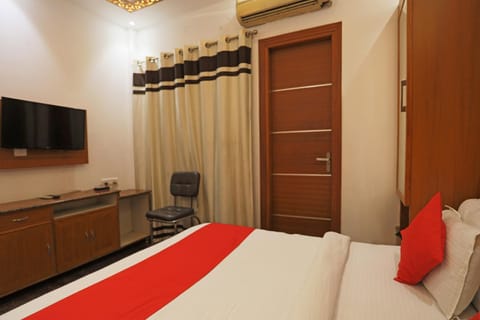 OYO 15183 R.J. Residency Hotel in Noida