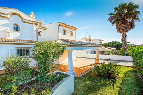 Property building, Facade/entrance, Garden