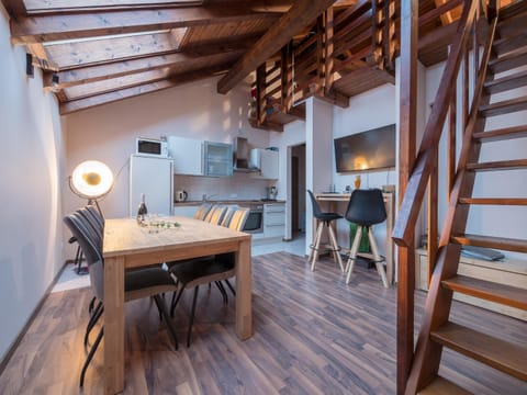 TV and multimedia, Dining area