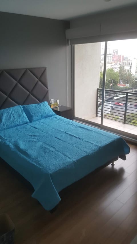 Bed, Bedroom, City view, Street view