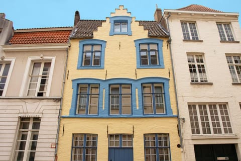 Cosy House near market House in Bruges