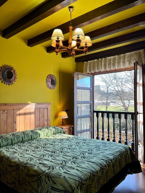 Bed, View (from property/room), Balcony/Terrace, Photo of the whole room, Bedroom, Mountain view, River view