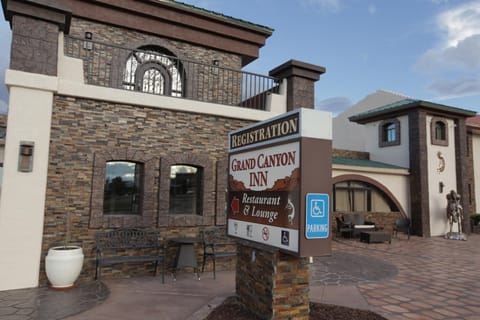 Grand Canyon Inn and Motel - South Rim Entrance Motel in Arizona