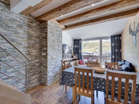 Duplex rénové 3 chambres, skis aux pieds, Tignes Val Claret, 6-8 Pers - FR-1-641-77 Apartment in Tignes