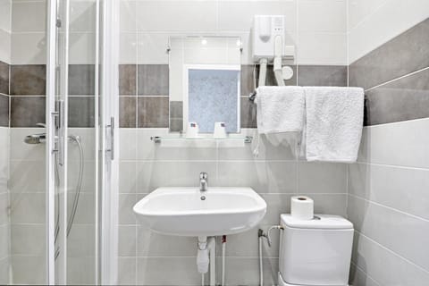 Le Florus Hotel in Montrouge