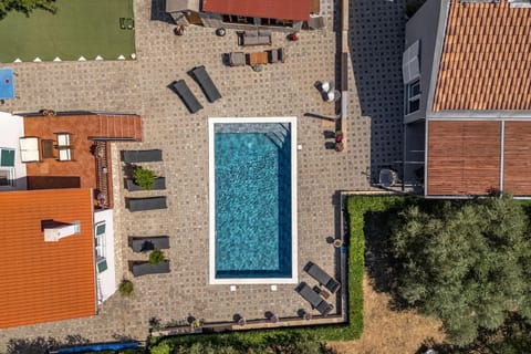 Property building, Day, Bird's eye view, Pool view, Swimming pool, sunbed