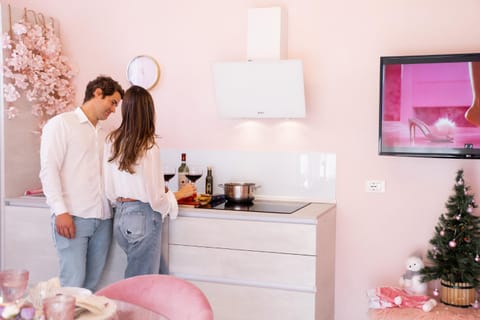 Kitchen or kitchenette, Guests, group of guests