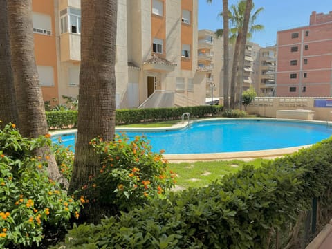 .Apartamento 1a linea de playa + piscina + parking DAIMUS Appartamento in Daimús