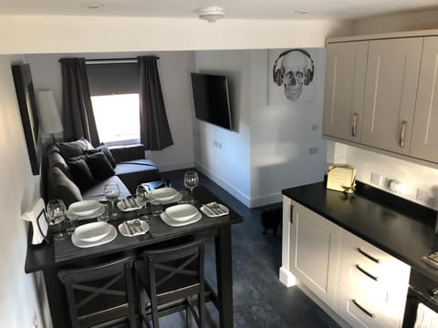 L&H APARTMENTS Apartment in Inverness